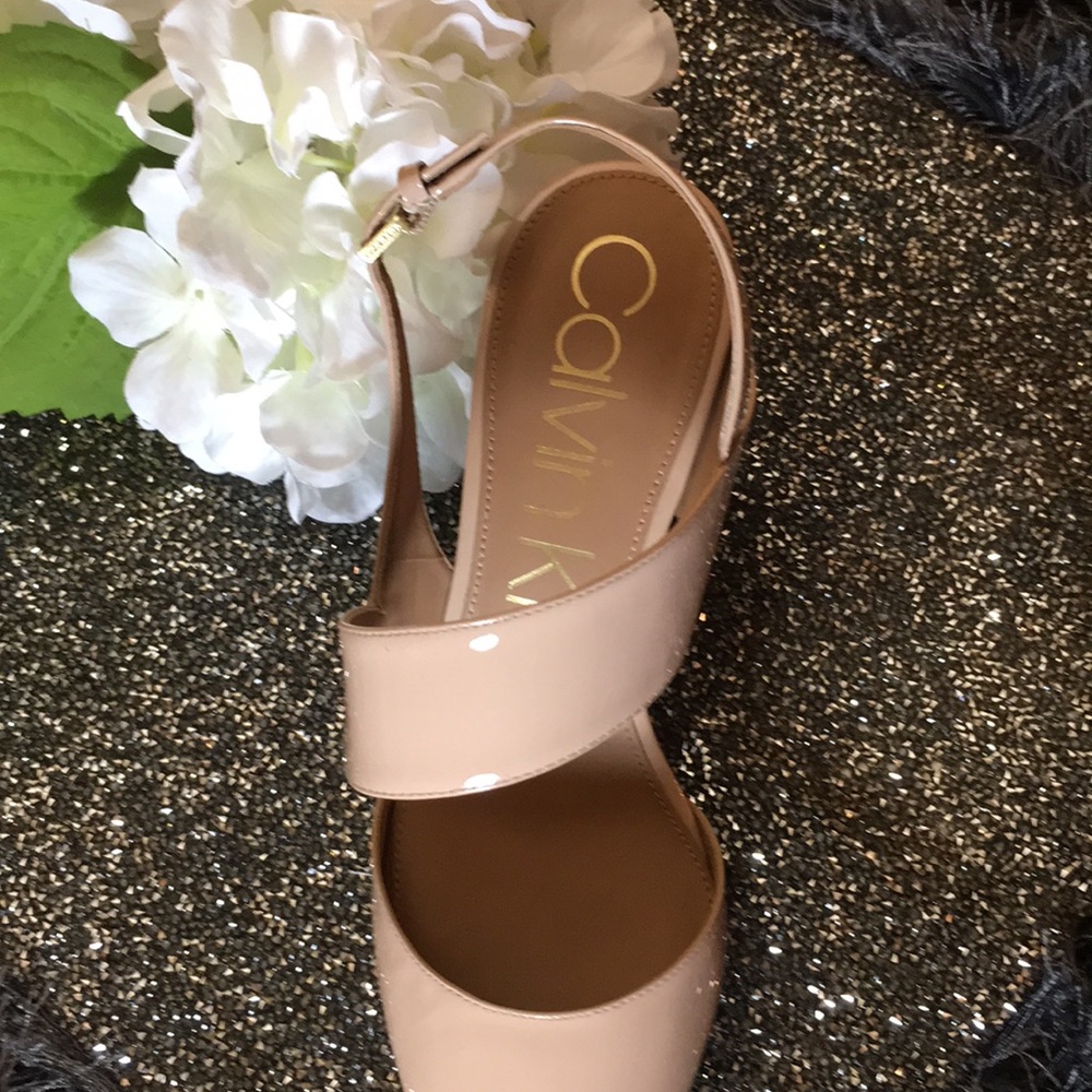 Calvin Klein Nude Patten Leather Heel - Picture 5 of 8